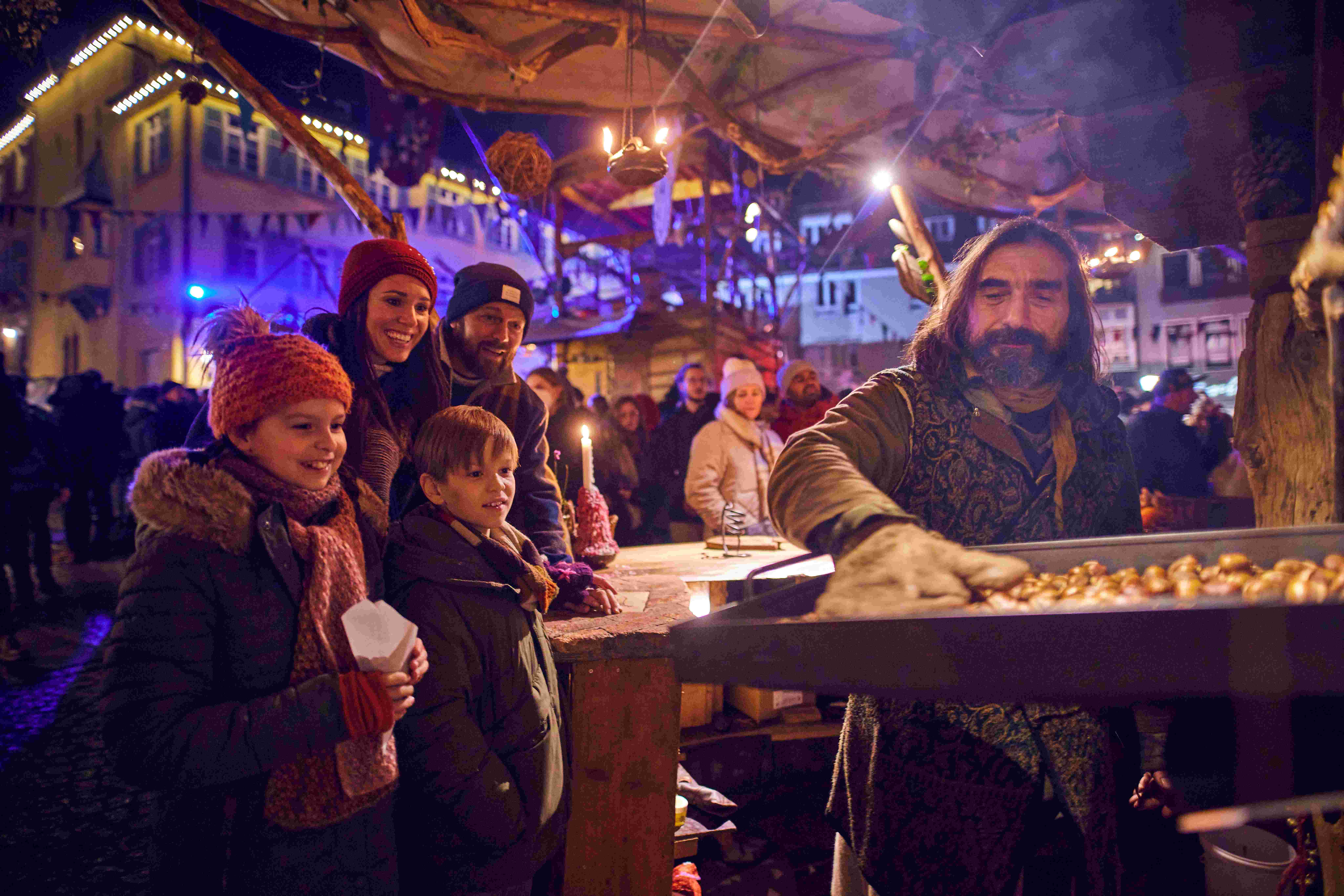 Esslingen Familie Kastanienstand Hafenmarkt