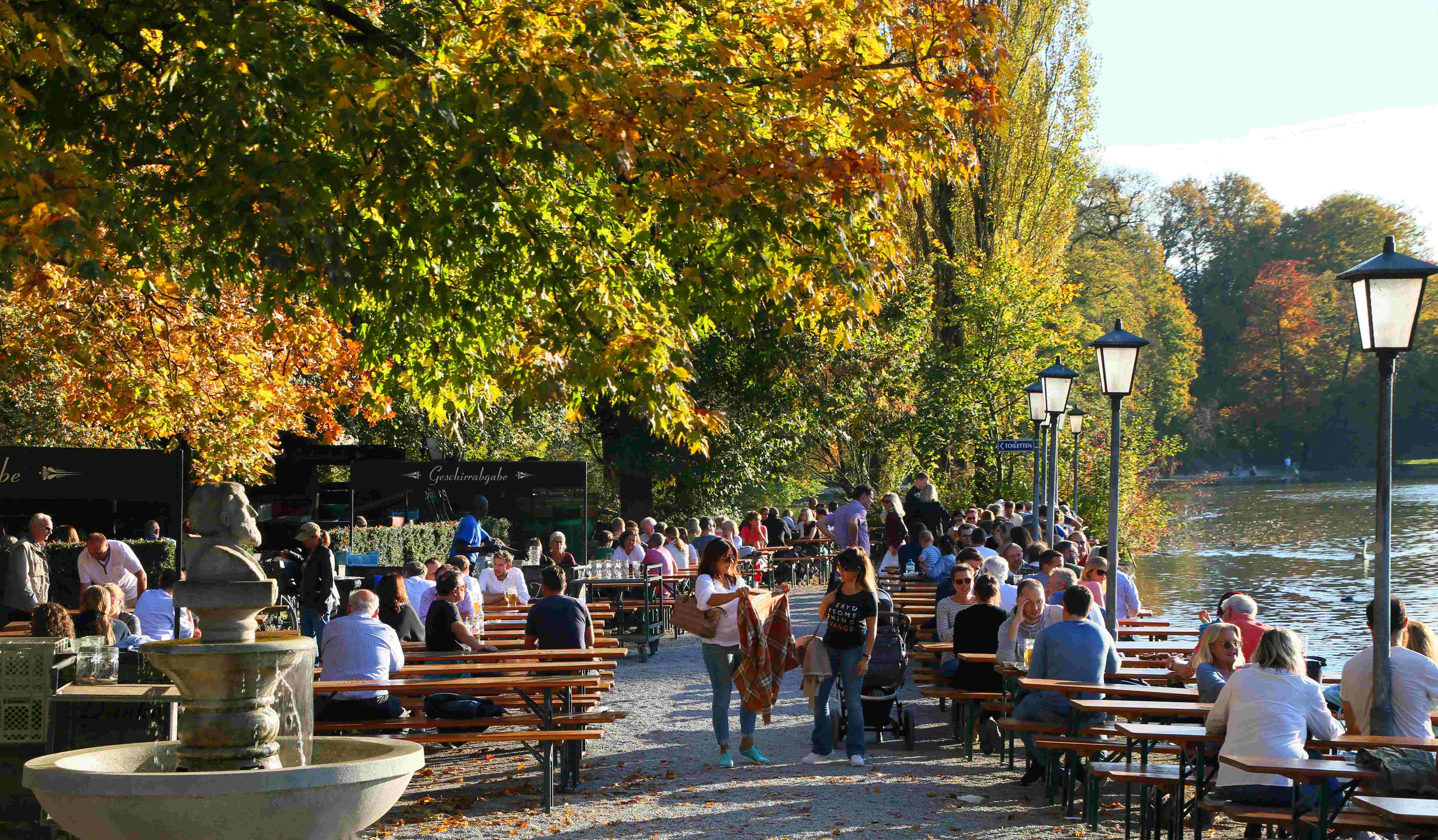 München Biergarten am Kleinhesseloher See 2 München Tourismus Tommy Loesch